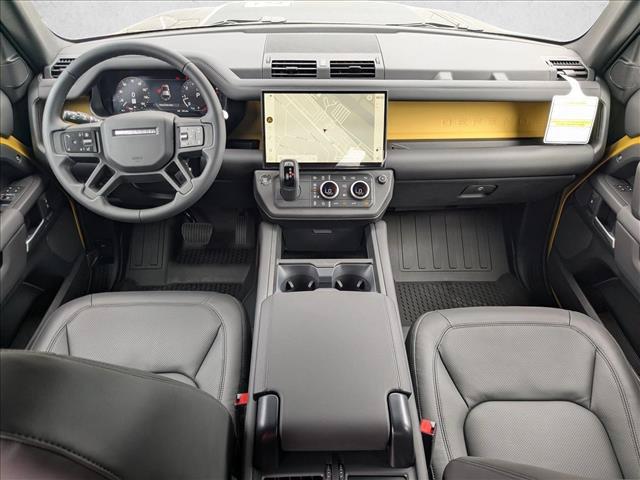 2026 LAND Rover DEFENDER P400 TROPHY EDITION DEEP SANDGLOW — фото 15