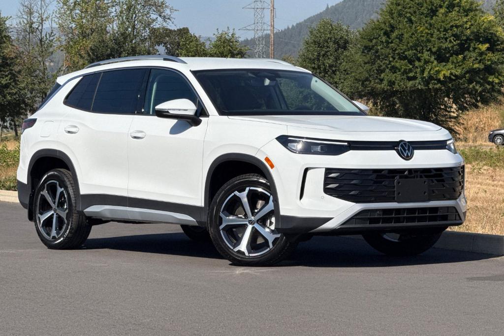New 2026 Volkswagen Tiguan 2.0T SE