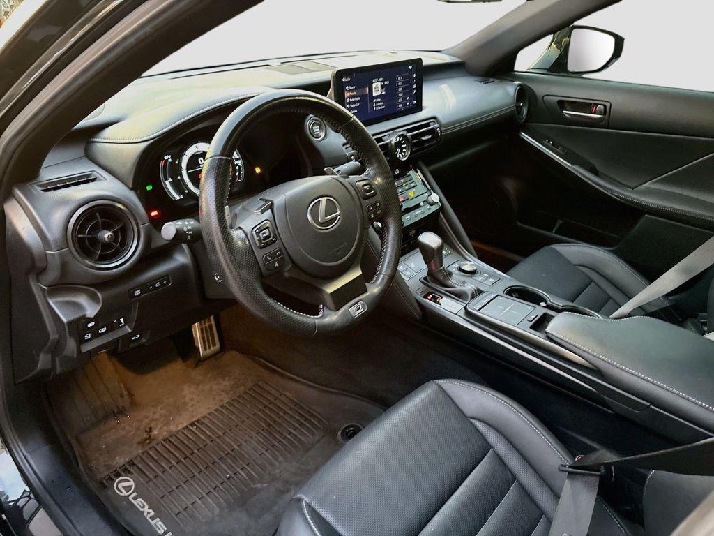 صورة 9 لـ 2023 Lexus IS 500 F SPORT PERFORMANCE PREMIUM