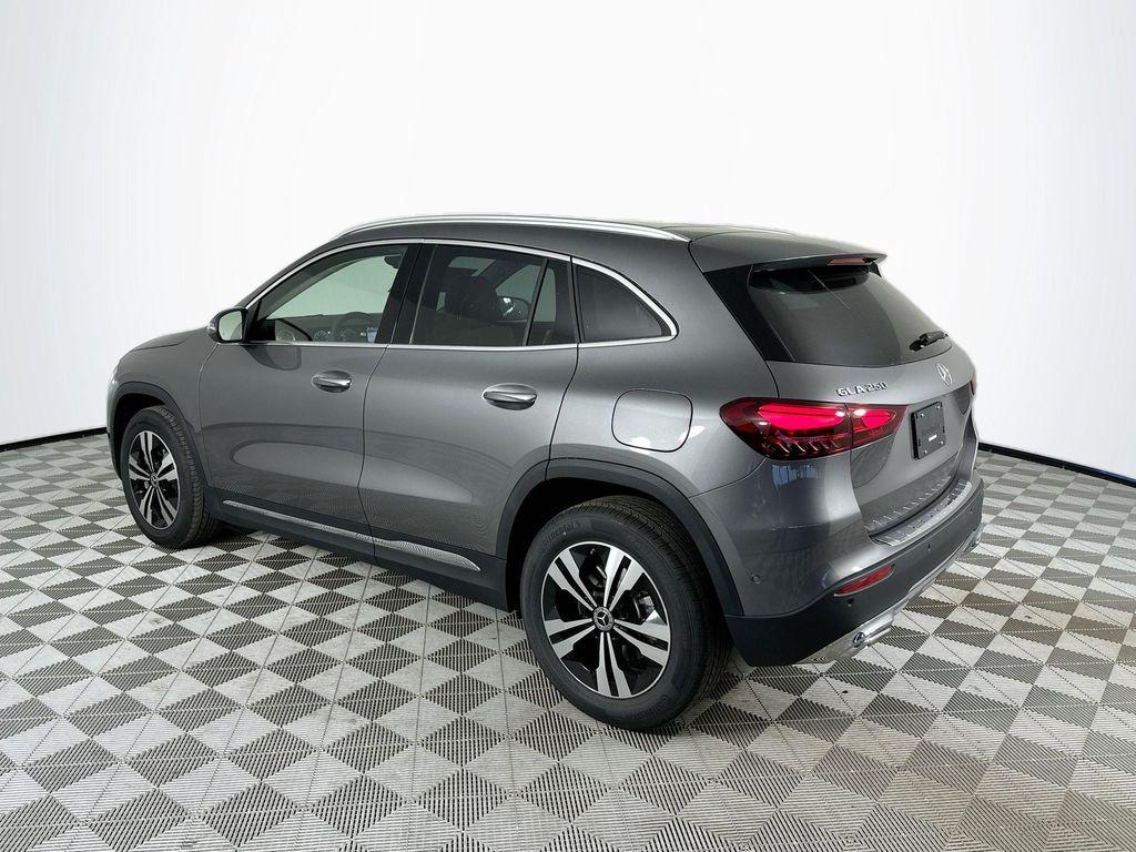 MERCEDES-BENZ GLA - 5