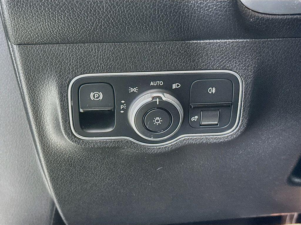 2023 Mercedes-BENZ GLB photo 10
