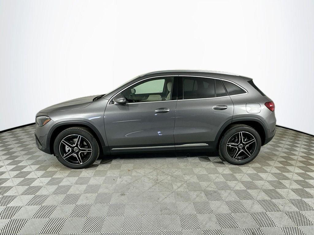 MERCEDES-BENZ GLA - 4