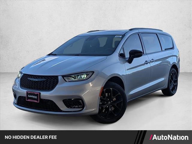 New 2026 Chrysler Pacifica Limited