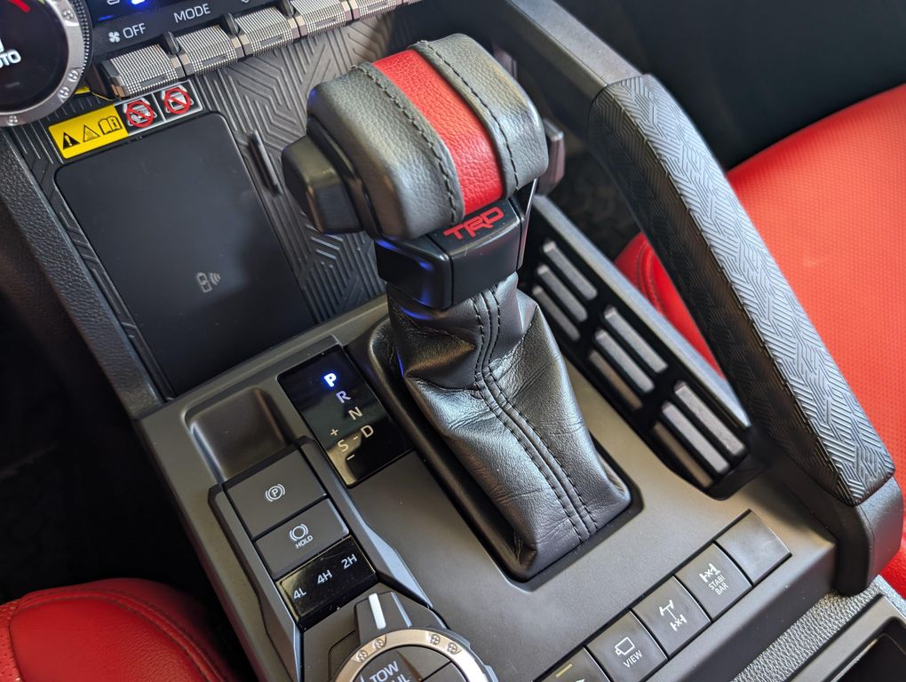 2024 Toyota TACOMA HYBRID TRD PRO thumbnail 31