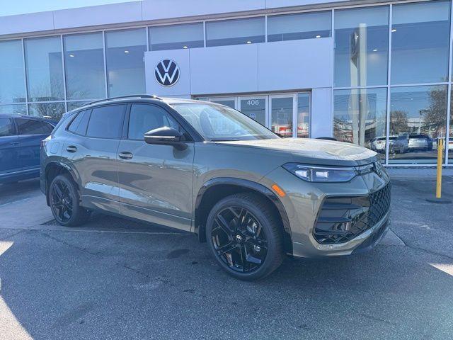New 2026 Volkswagen Tiguan 2.0T SE R-Line Black