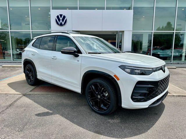 New 2026 Volkswagen Tiguan 2.0T SE R-Line Black