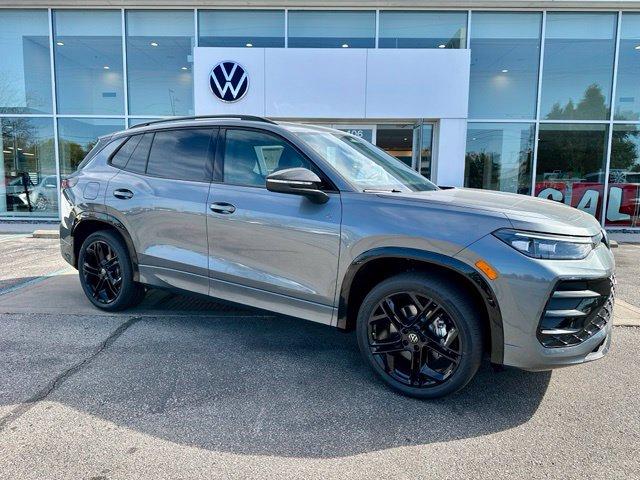 New 2026 Volkswagen Tiguan 2.0T SE R-Line Black