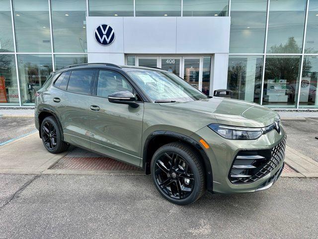 New 2026 Volkswagen Tiguan 2.0T SE R-Line Black