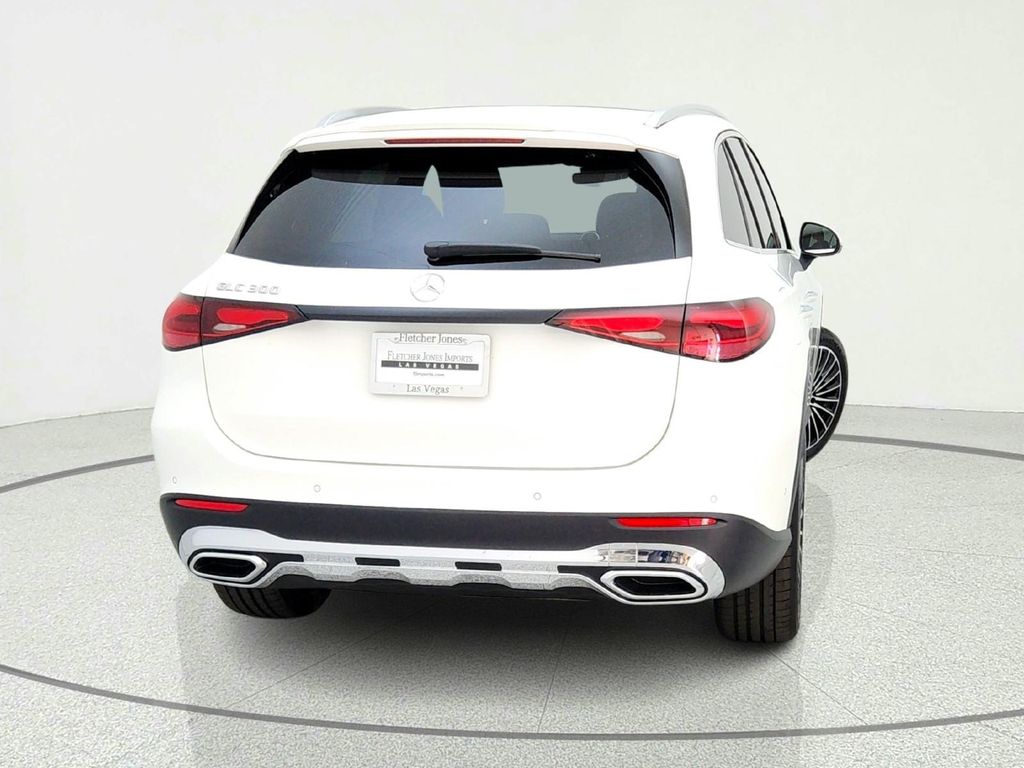 2026 Mercedes-BENZ GLC — фото 10
