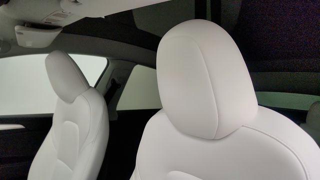 2025 Tesla MODEL Y LONG RANGE DUAL MOTOR ALL-WHEEL DRIVE 缩略图 47