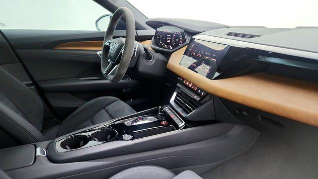 صورة مصغرة 39 لـ 2023 AUDI E-TRON GT PREMIUM PLUS QUATTRO