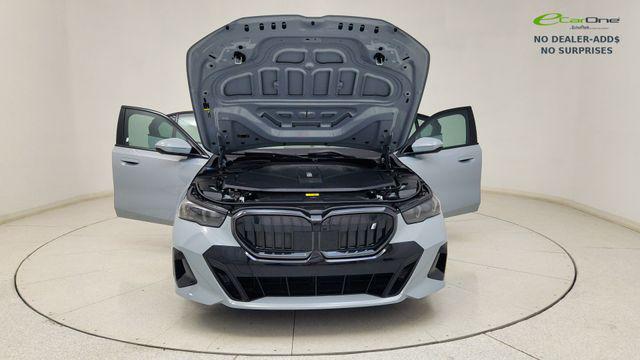 صورة مصغرة 14 لـ 2026 BMW I5 EDRIVE40