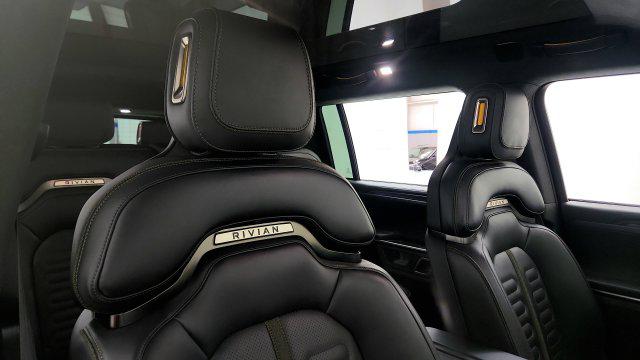 2024 Rivian R1S ADVENTURE QUAD MOTOR LARGE PACK 缩略图 37