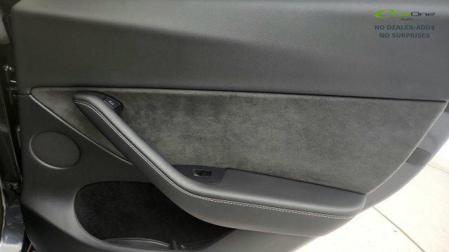 2025 Tesla MODEL Y LONG RANGE DUAL MOTOR REAR-WHEEL DRIVE 缩略图 41