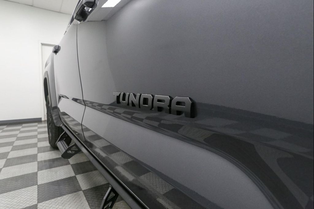 TOYOTA TUNDRA - 7
