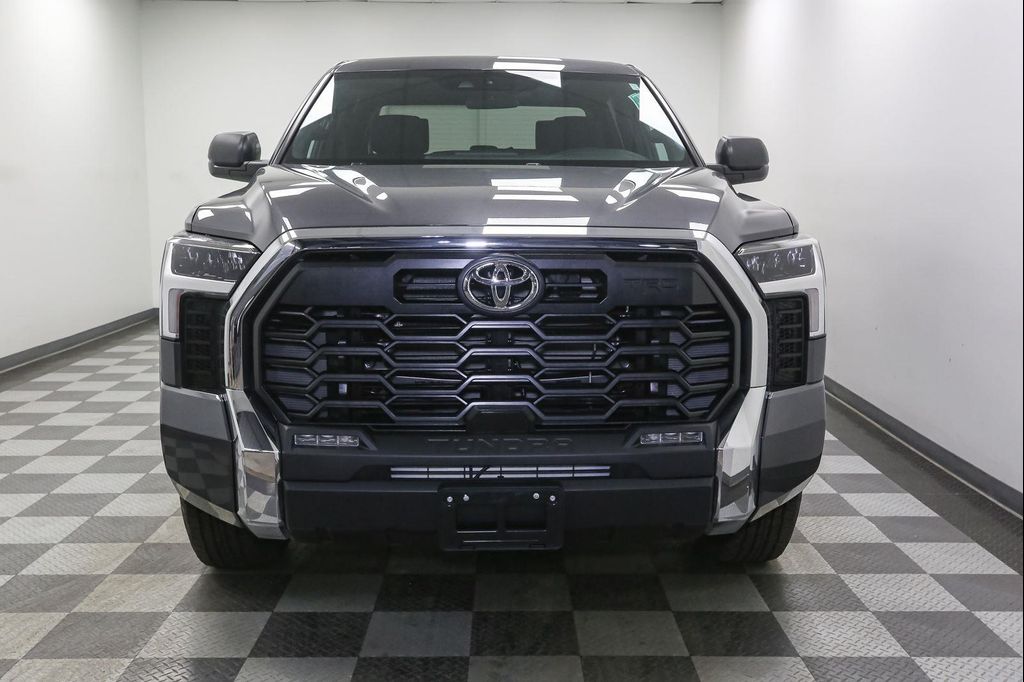 TOYOTA TUNDRA - 3