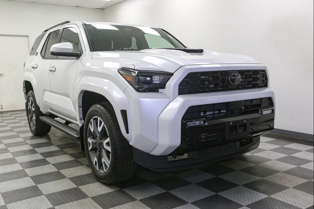 صورة 2 لـ 2026 Toyota 4RUNNER TRD SPORT