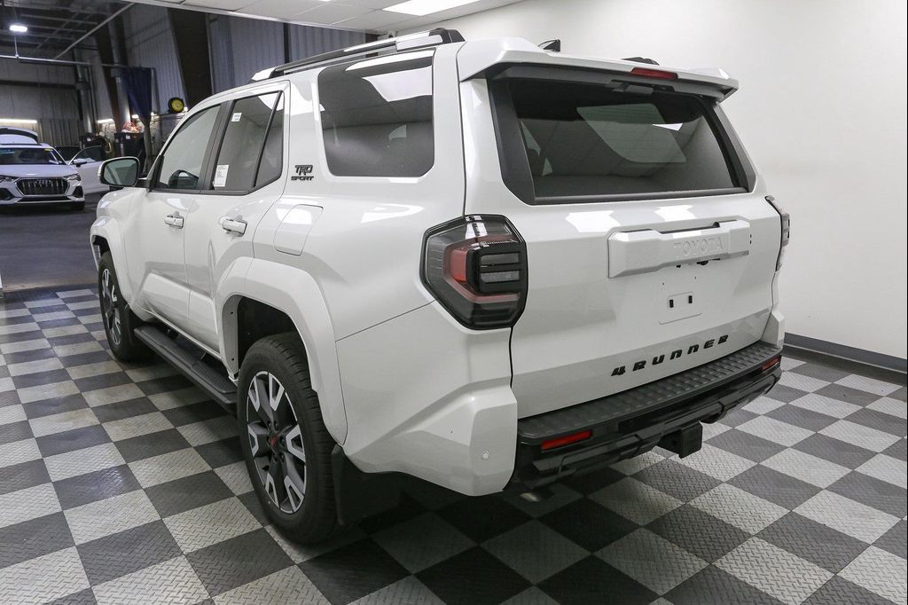 صورة 8 لـ 2026 Toyota 4RUNNER TRD SPORT