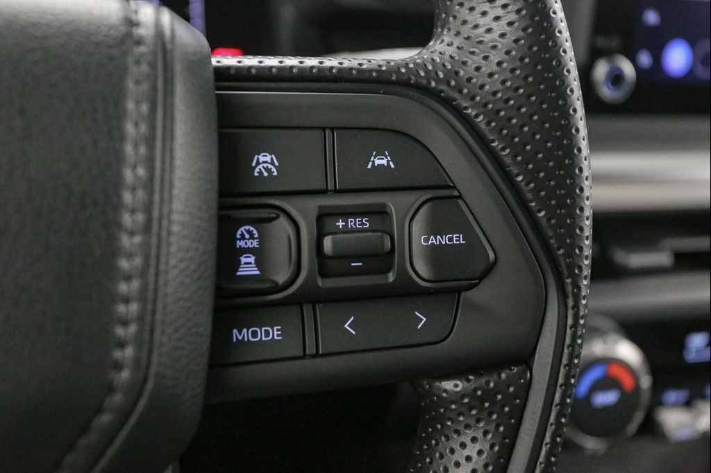 صورة مصغرة 23 لـ 2026 Toyota TACOMA SR5