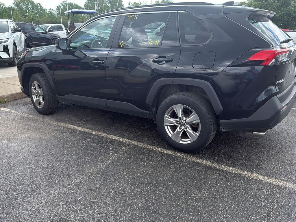 2025 Toyota RAV4 XLE photo 2