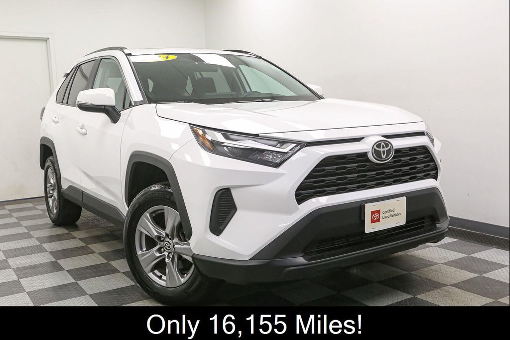 2024 Toyota RAV4 XLE 照片 3