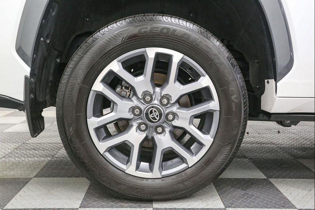 صورة 18 لـ 2025 Toyota SEQUOIA 1794 EDITION