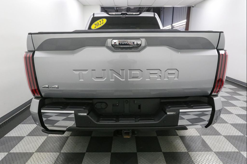 TOYOTA TUNDRA - 10