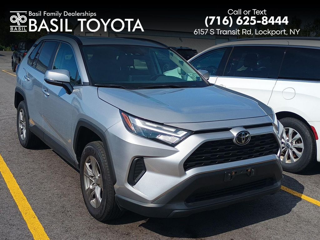صورة 1 لـ 2024 Toyota RAV4 XLE