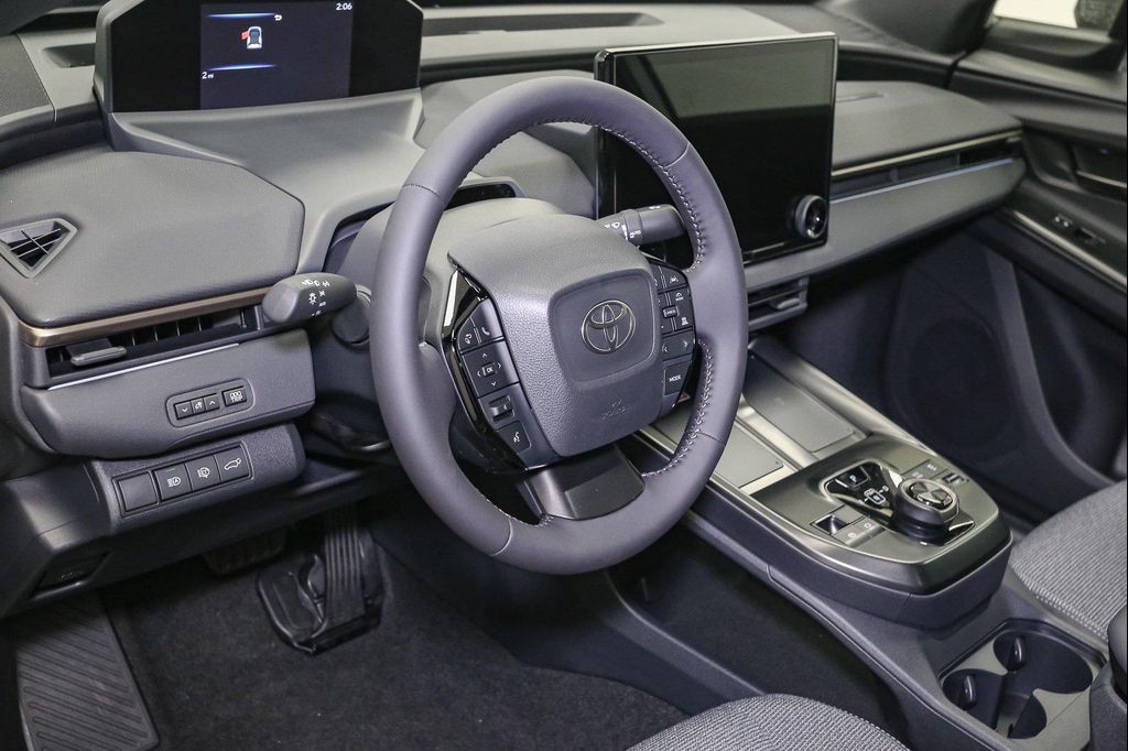 2026 Toyota BZ XLE 照片 16