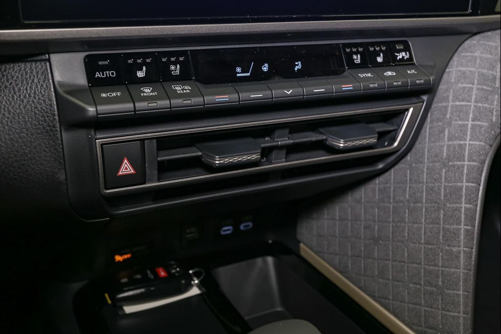 صورة مصغرة 21 لـ 2026 Toyota CAMRY XLE