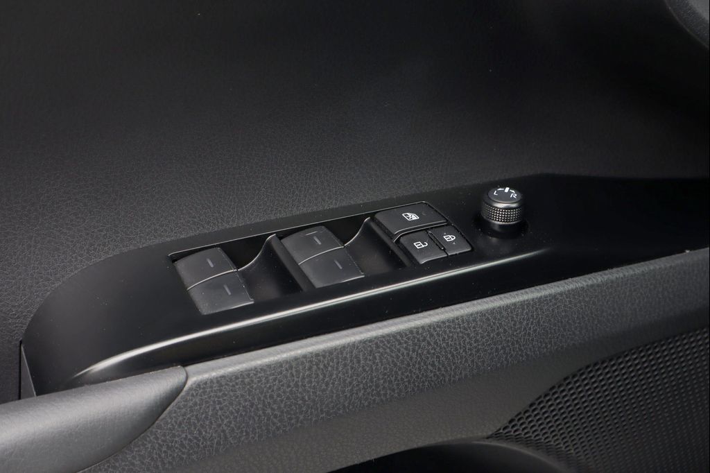 صورة مصغرة 22 لـ 2025 Toyota CAMRY SE