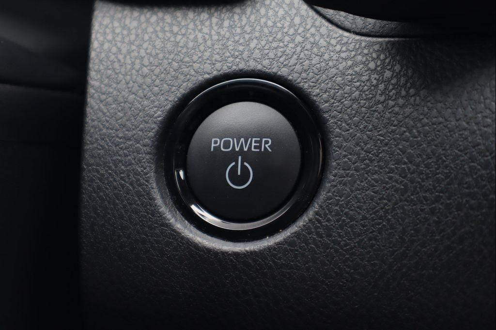 صورة مصغرة 27 لـ 2025 Toyota CAMRY SE