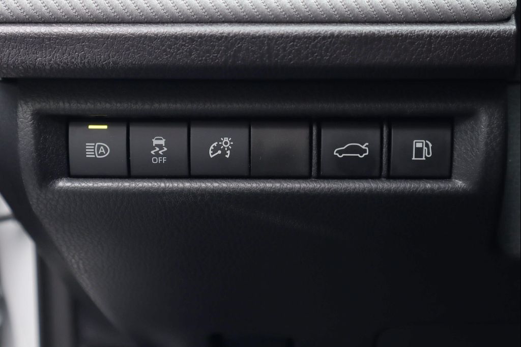 صورة مصغرة 23 لـ 2025 Toyota CAMRY SE