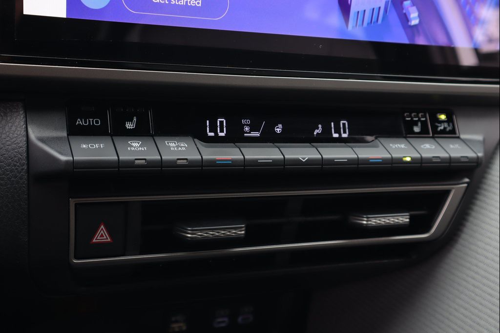 صورة مصغرة 16 لـ 2025 Toyota CAMRY SE