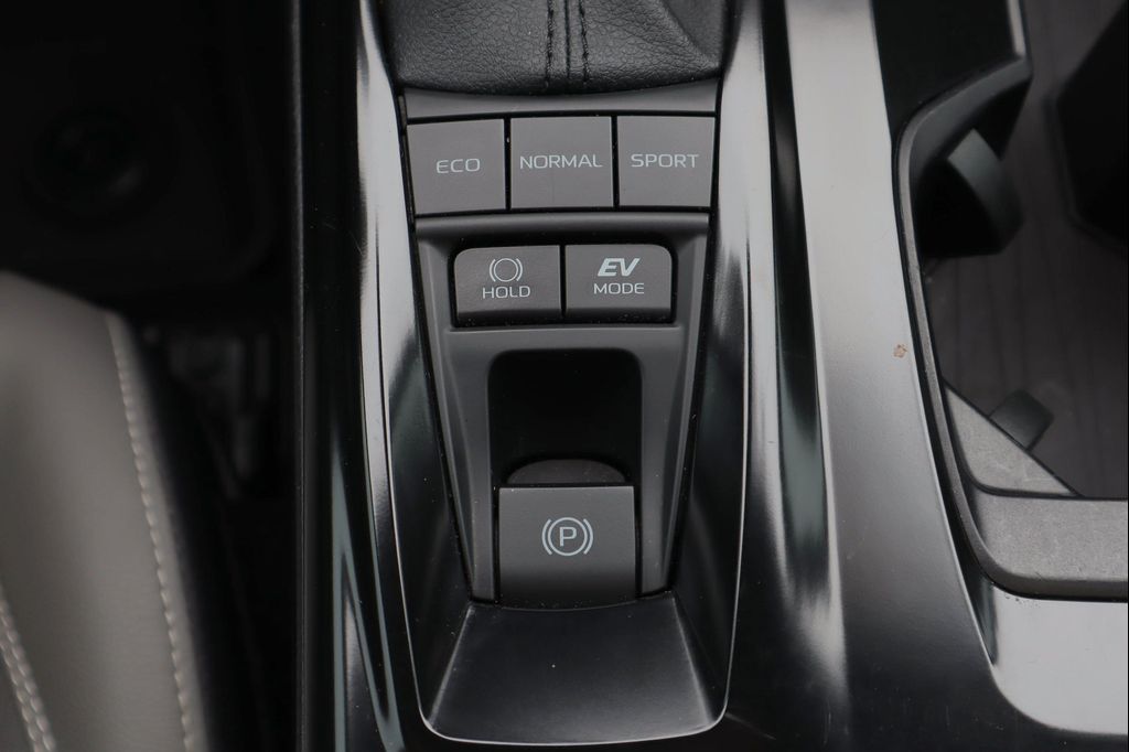 صورة مصغرة 24 لـ 2025 Toyota CAMRY SE