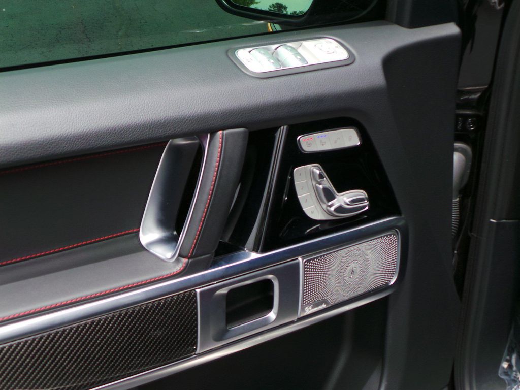 صورة مصغرة 34 لـ 2025 Mercedes-BENZ AMG G 63 BASE