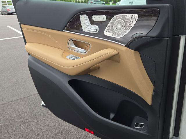 2026 Mercedes-BENZ GLS thumbnail 22
