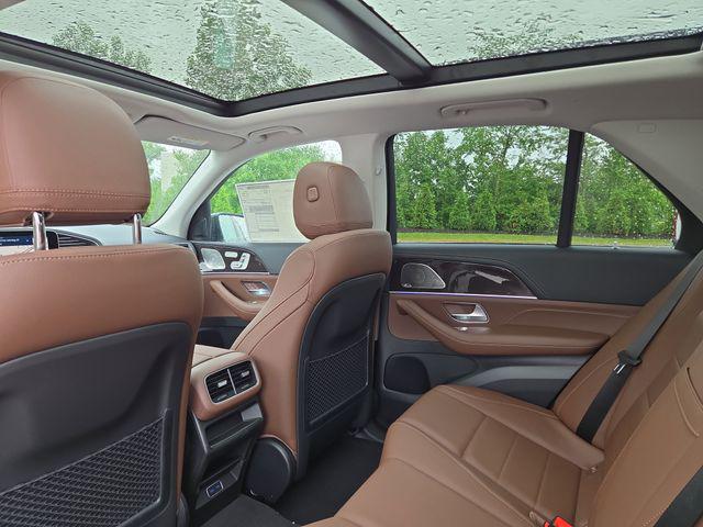 2026 Mercedes-BENZ GLE — миниатюра 28