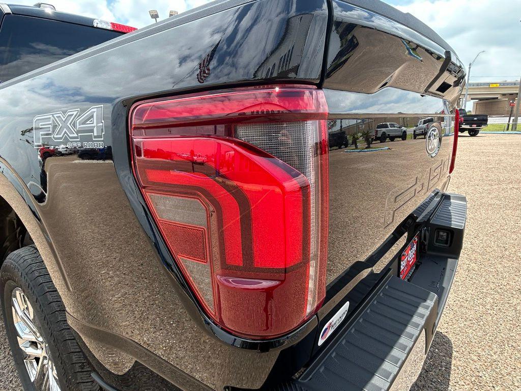 FORD F-150 LARIAT - 8