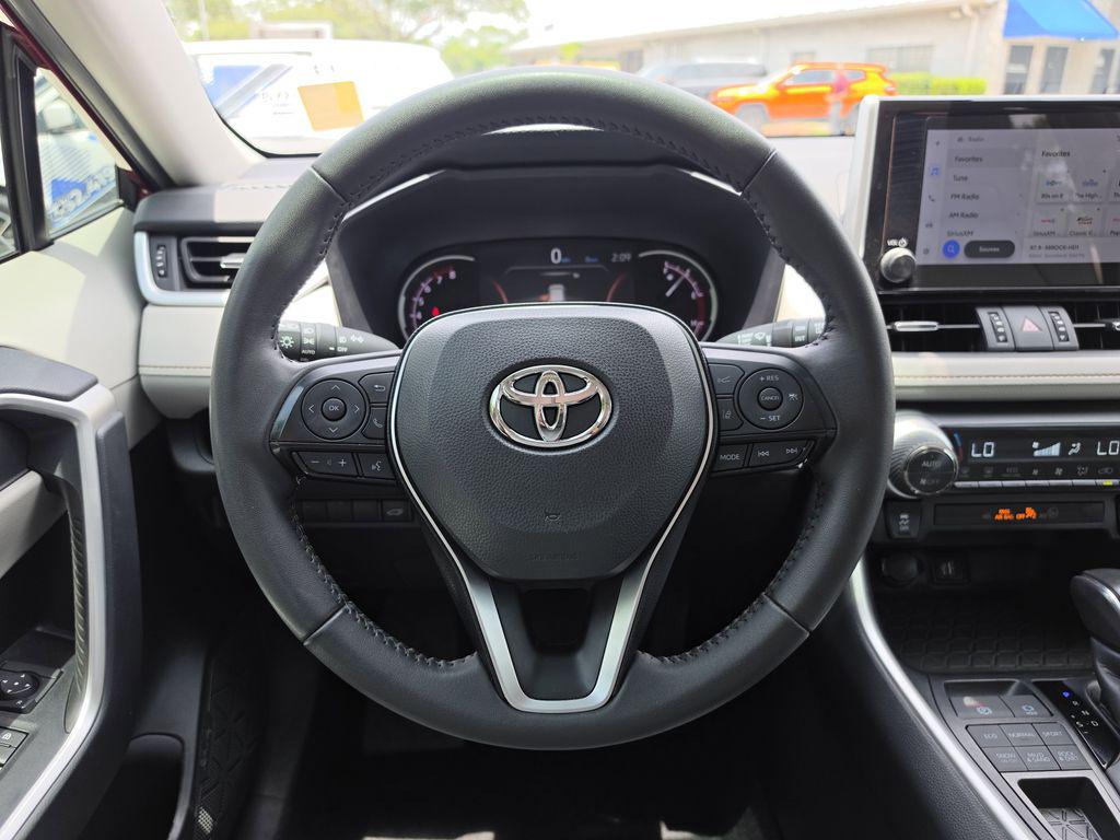 2025 Toyota RAV4 XLE PREMIUM — миниатюра 14