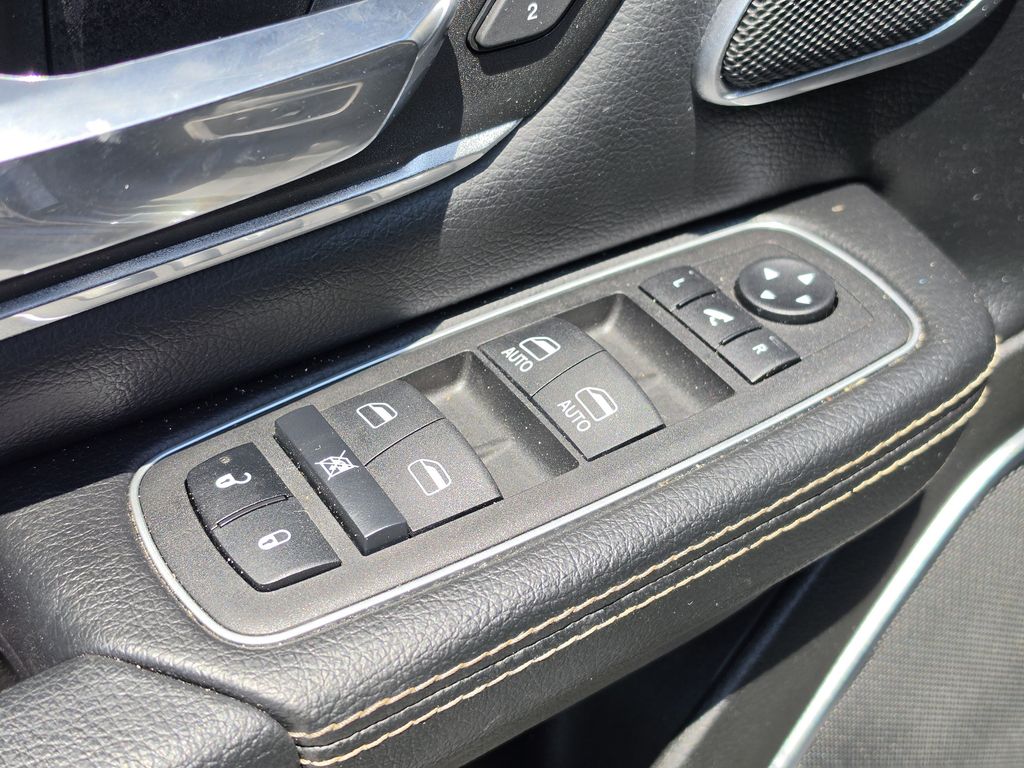 صورة مصغرة 18 لـ 2023 RAM 1500 LARAMIE