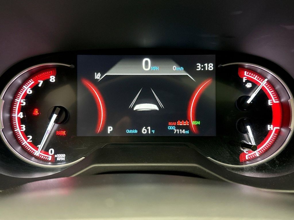 2025 Toyota RAV4 XLE — миниатюра 13