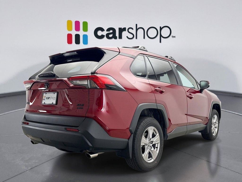 2025 Toyota RAV4 XLE 照片 5