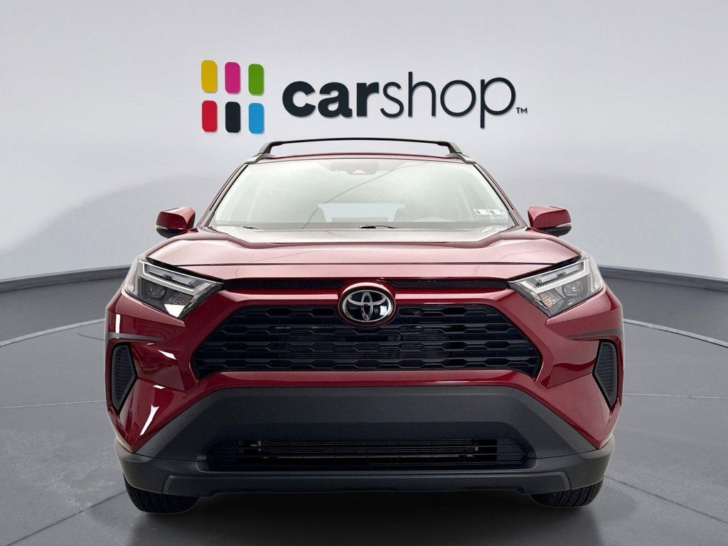 2025 Toyota RAV4 XLE 照片 8