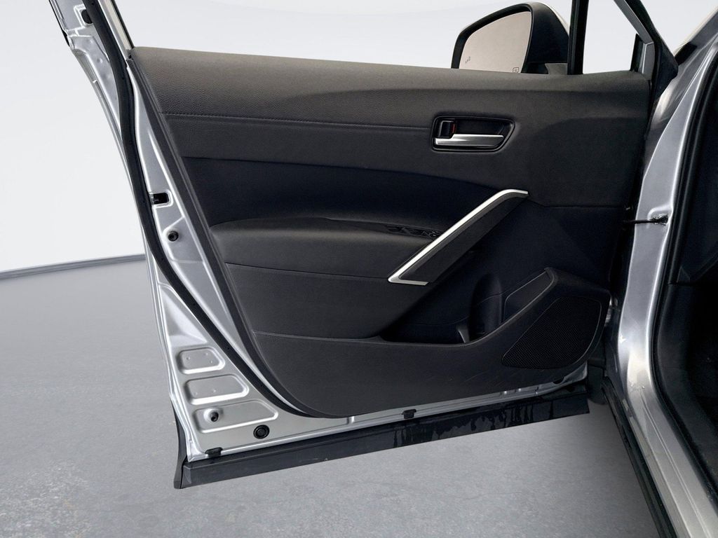 TOYOTA COROLLA CROSS - 9