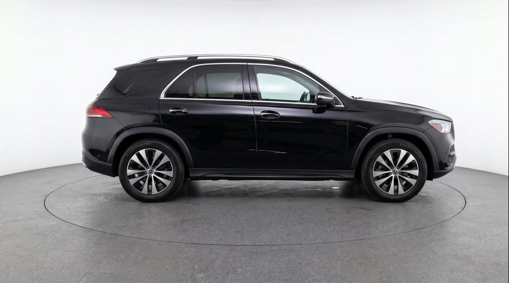 2026 Mercedes-BENZ GLE — миниатюра 11