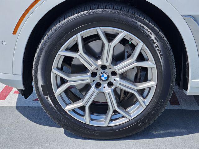 صورة 10 لـ 2024 BMW X7 XDRIVE40I