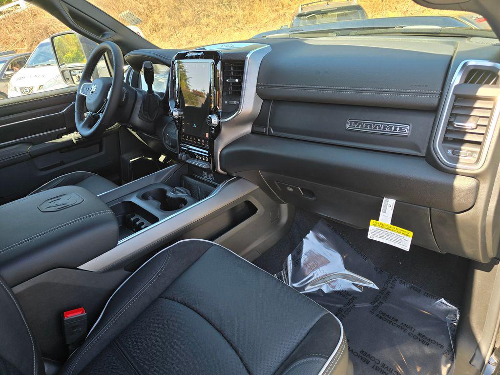 صورة مصغرة 30 لـ 2026 RAM 2500 LARAMIE
