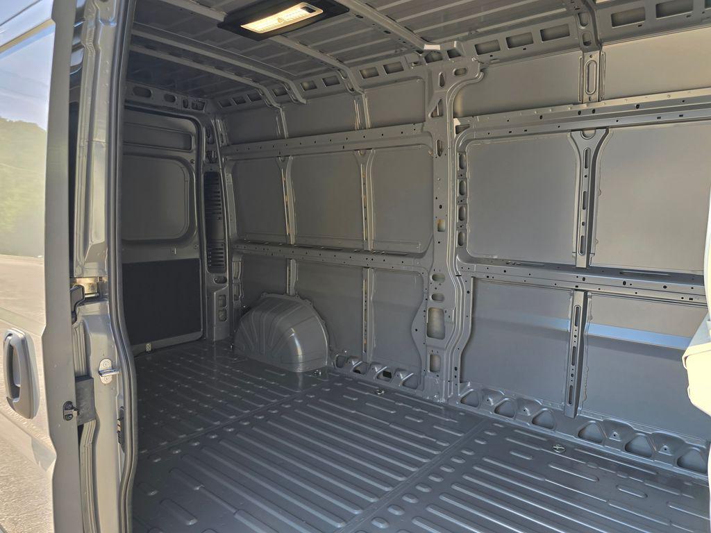 2026 RAM PROMASTER 2500 TRADESMAN — миниатюра 11