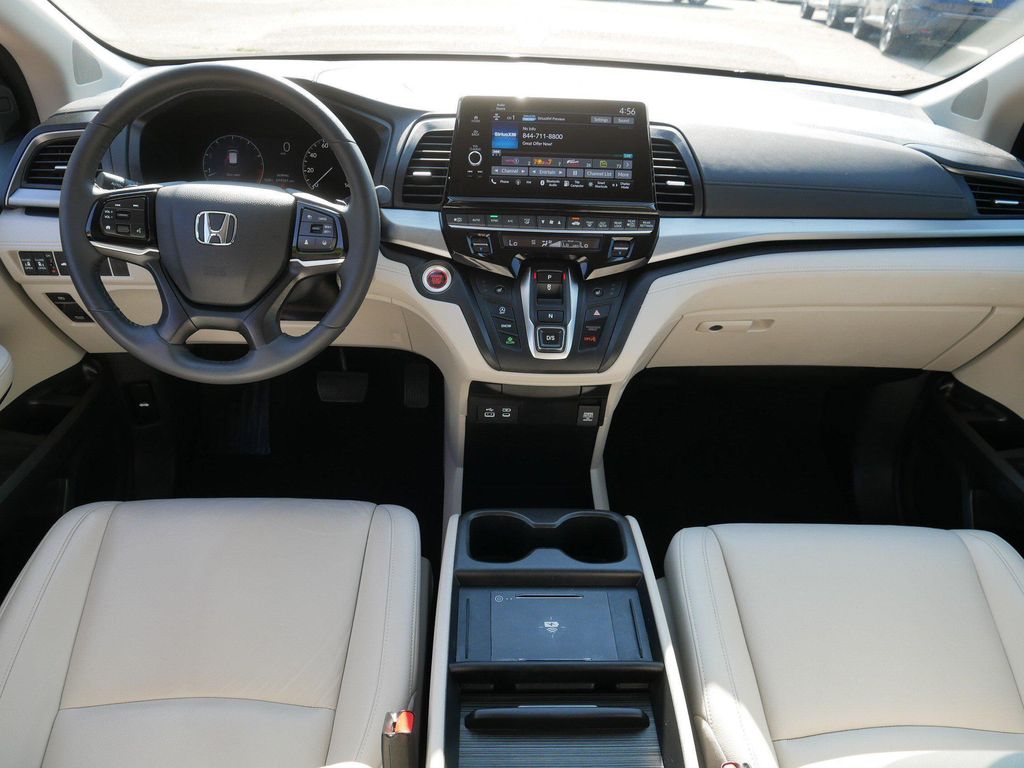 صورة 10 لـ 2025 Honda ODYSSEY EX-L